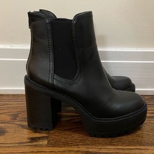 Madden Girl Kamora Black Platform boots 8M